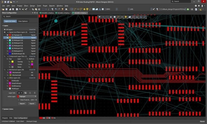 Capture d'écran d'une session de routage active dans le logiciel de conception imprimée Altium Designer.